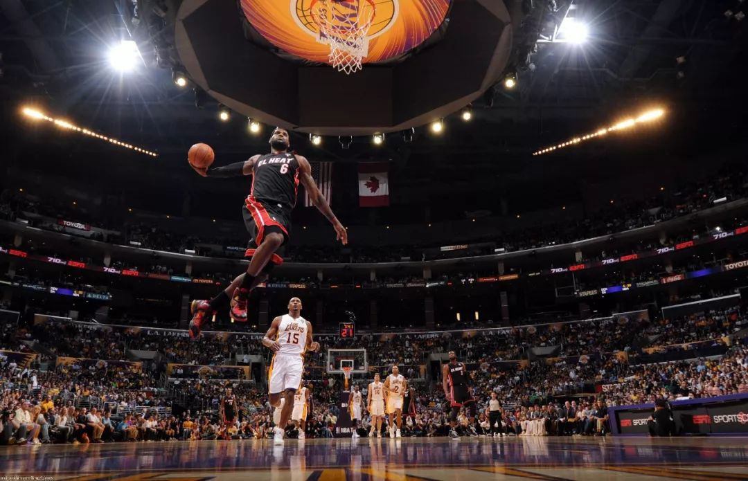 “互聯(lián)網(wǎng)+體育”場(chǎng)景是關(guān)鍵 看動(dòng)因體育、NBA、Keep如何連接線上與線下丨體育經(jīng)理人